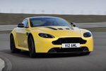 Aston Martin Vantage S S Coup&eacute; Yellow Tang Exterior Lateral-Frontal 2 puertas