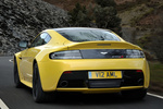 Aston Martin Vantage S S Coup&eacute; Yellow Tang Exterior Lateral-Posterior 2 puertas