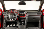 Peugeot 208 GTi GTi Turismo Rojo Rubi Interior Salpicadero 3 puertas