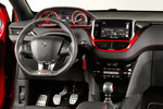 Peugeot 208 GTi GTi Turismo Rojo Rubi Interior Salpicadero 3 puertas