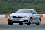 BMW Serie 4 435i Sport Line Coup&eacute; Graciersilber metalizado Exterior Frontal-Lateral 2 puertas