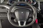 Peugeot 2008 1.6 e-HDI 92 CV Allure Todo terreno Interior Volante 5 puertas