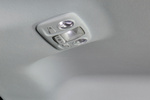 Peugeot 2008 1.6 e-HDI 92 CV Allure Todo terreno Interior Plaf&oacute;n de iluminaci&oacute;n 5 puertas
