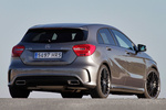 Mercedes-Benz Clase A A 45 AMG A 45 AMG Turismo Gris monta&ntilde;a metalizado Exterior Posterior-Lateral 5 puertas