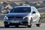 Mercedes-Benz Clase A A 45 AMG A 45 AMG Turismo Gris monta&ntilde;a metalizado Exterior Frontal-Lateral 5 puertas