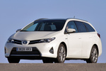Toyota Auris H&iacute;brido Advance Turismo familiar Blanco Perlado Exterior Frontal-Lateral 5 puertas
