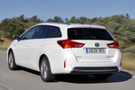 Toyota Auris H&iacute;brido Advance Turismo familiar Blanco Perlado Exterior Lateral-Posterior 5 puertas