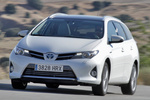 Toyota Auris H&iacute;brido Advance Turismo familiar Blanco Perlado Exterior Frontal-Lateral 5 puertas