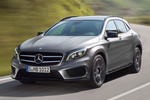 Mercedes-Benz Clase GLA GLA 250 4MATIC 7G-DCT Gama GLA Todo terreno Designo gris monta&ntilde;a magno Exterior Frontal-Lateral 5 puertas