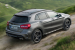 Mercedes-Benz Clase GLA GLA 250 4MATIC 7G-DCT Gama GLA Todo terreno Designo gris monta&ntilde;a magno Exterior Posterior-Lateral 5 puertas