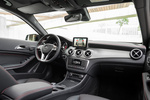 Mercedes-Benz Clase GLA Gama GLA Gama GLA Todo terreno Interior Salpicadero 5 puertas