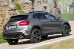 Mercedes-Benz Clase GLA GLA 250 4MATIC 7G-DCT Gama GLA Todo terreno Designo gris monta&ntilde;a magno Exterior Posterior-Lateral 5 puertas