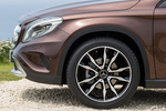 Mercedes-Benz Clase GLA GLA 220 CDI 4MATIC 7G-DCT Gama GLA Todo terreno Marr&oacute;n oriental metalizado Exterior Llanta 5 puertas