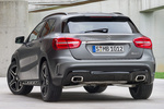 Mercedes-Benz Clase GLA GLA 250 4MATIC 7G-DCT Gama GLA Todo terreno Designo gris monta&ntilde;a magno Exterior Posterior 5 puertas