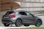Mercedes-Benz Clase GLA GLA 250 4MATIC 7G-DCT Gama GLA Todo terreno Designo gris monta&ntilde;a magno Exterior Lateral 5 puertas
