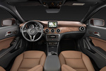 Mercedes-Benz Clase GLA Gama GLA Gama GLA Todo terreno Interior Salpicadero 5 puertas