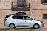 SsangYong Rodius 2.0 eXdi 155 CV (gama 2013) Premium (gama 2013) Monovolumen Fine Silver Exterior Lateral 5 puertas
