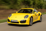 Porsche 911 Turbo Turbo Coup&eacute; Amarillo Racing Exterior Frontal-Lateral 2 puertas