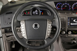 SsangYong Rodius 2.0 eXdi 155 CV (gama 2013) Premium (gama 2013) Monovolumen Fine Silver Interior Volante 5 puertas