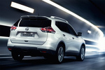 Nissan X-Trail Gama X-Trail Gama X-Trail Todo terreno Blanco Perlado Exterior Posterior-Lateral 5 puertas