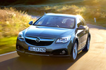 Opel Insignia Country Tourer Country Tourer Turismo familiar Verde Aurum Exterior Frontal-Lateral 5 puertas