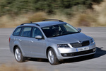 Skoda Octavia 1.8 TSI 180 CV DSG Gama Octavia Combi Turismo familiar Plata Brillante Metalizado Exterior Cenital-Lateral-Frontal 5 puertas