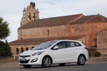 Hyundai i30 1.6 CRDi 110 CV Gama i30 CW Turismo familiar Creamy White Exterior Frontal-Lateral 5 puertas