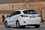 Hyundai i30 1.6 CRDi 110 CV Style Sport Turismo familiar Creamy White Exterior Posterior-Lateral 5 puertas