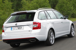 Skoda Octavia RS RS Turismo familiar Blanco Candy Exterior Posterior-Lateral 5 puertas
