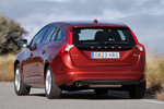 Volvo V60 D2 114 CV Momentum Turismo familiar Rojo Flamenco Exterior Posterior-Lateral 5 puertas