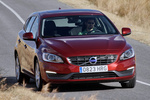 Volvo V60 D2 114 CV Momentum Turismo familiar Rojo Flamenco Exterior Frontal-Lateral 5 puertas