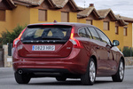 Volvo V60 D2 114 CV Momentum Turismo familiar Rojo Flamenco Exterior Lateral-Posterior 5 puertas