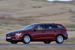 Volvo V60 D2 114 CV Momentum Turismo familiar Rojo Flamenco Exterior Lateral 5 puertas