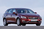 Volvo V60 D2 114 CV Momentum Turismo familiar Rojo Flamenco Exterior Lateral-Frontal 5 puertas