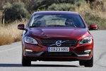 Volvo V60 D2 114 CV Momentum Turismo familiar Rojo Flamenco Exterior Frontal 5 puertas