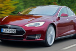 Tesla Model S Gama MODEL S Gama MODEL S Turismo Signature Red Exterior Frontal-Lateral 5 puertas