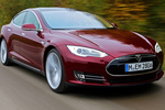 Tesla Model S Gama MODEL S Gama MODEL S Turismo Signature Red Exterior Frontal-Lateral 5 puertas