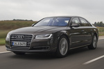 Audi A8 3.0 TFSI (310 CV) Gama A8 Turismo Marr&oacute;n Argus metalizado Exterior Frontal-Lateral 4 puertas