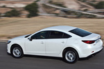 Mazda Mazda6 SKYACTIV-G 2.0 145 CV Style Turismo Snowflake White Pearl Exterior Lateral-Posterior 4 puertas