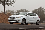 KIA cee'd 1.6 CRDi VGT 110 CV Drive Turismo Cassa White Exterior Frontal-Lateral 3 puertas
