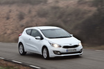 KIA cee'd 1.6 CRDi VGT 110 CV Drive Turismo Cassa White Exterior Frontal-Lateral 3 puertas