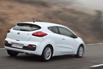 KIA cee'd 1.6 CRDi VGT 110 CV Drive Turismo Cassa White Exterior Posterior-Lateral 3 puertas