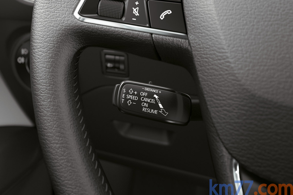 SEAT Le&oacute;n Gama Le&oacute;n ST Turismo familiar Interior Mandos volante 5 puertas