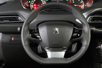Peugeot 308 1.6 THP 125 CV Allure Turismo Interior Volante 5 puertas
