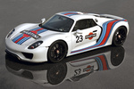 Porsche 918 Spyder Gama 918 Spyder Weissach Package Gama 918 Spyder Weissach Package Descapotable Blanco Martini Racing Design Exterior Frontal-Lateral 2 puertas