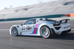 Porsche 918 Spyder Gama 918 Spyder Weissach Package Gama 918 Spyder Weissach Package Descapotable Blanco Martini Racing Design Exterior Frontal-Lateral 2 puertas
