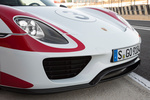 Porsche 918 Spyder Gama 918 Spyder Weissach Package Gama 918 Spyder Weissach Package Descapotable Blanco Salzburg Racing Design Exterior Frontal-Lateral 2 puertas