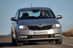 Skoda Spaceback 1.2 TSI 105 CV Green Tec Ambition Turismo Plata Brillante Metalizado Exterior Frontal-Lateral 5 puertas