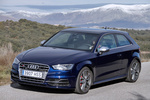 Audi A3 S3 3p S3 Turismo Azul estoril efecto cristal Exterior Frontal-Lateral 3 puertas