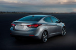 Hyundai Elantra Gama Elantra 2014 (versi&oacute;n americana) Gama Elantra 2014 (versi&oacute;n americana) Turismo Exterior Posterior-Lateral 4 puertas